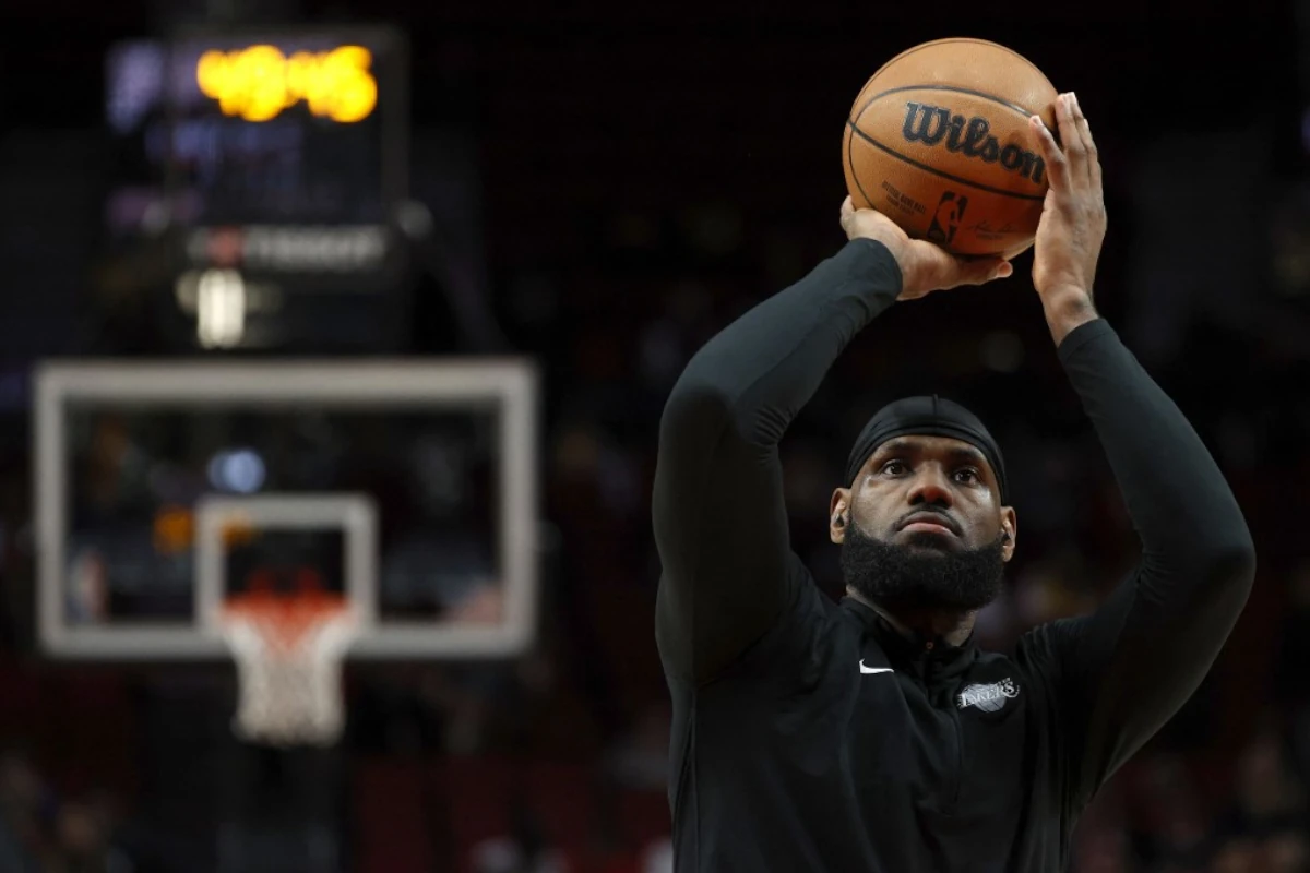 When Will Lebron James Break the NBA Career Points Record?