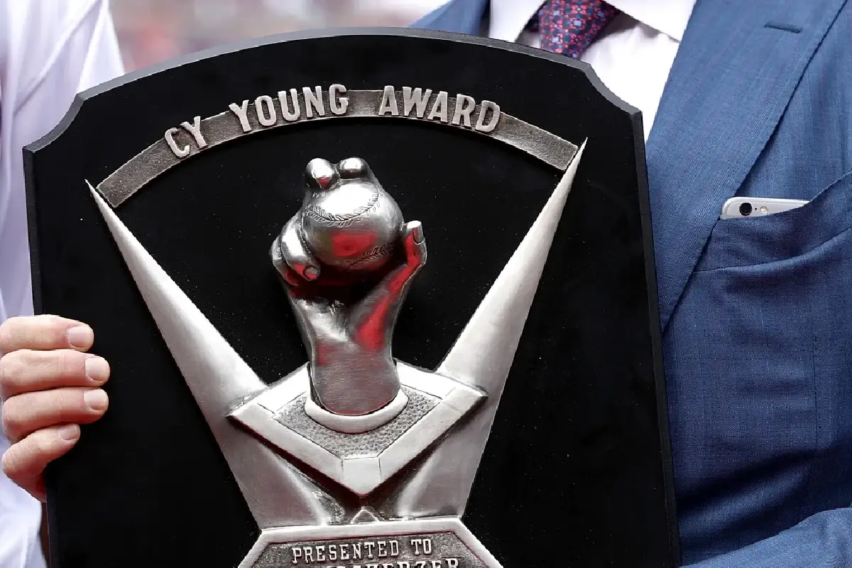 Who will be the NL 2023 Cy Young Award Winner?